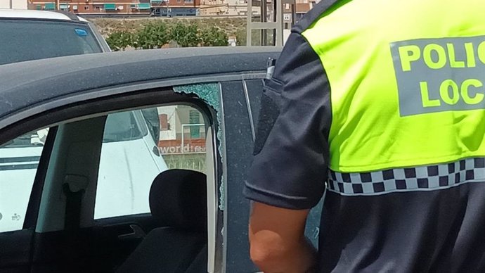 Rescatan a un bebé atrapado en un coche tras bloquearse el sistema en plena ola de calor en Elda