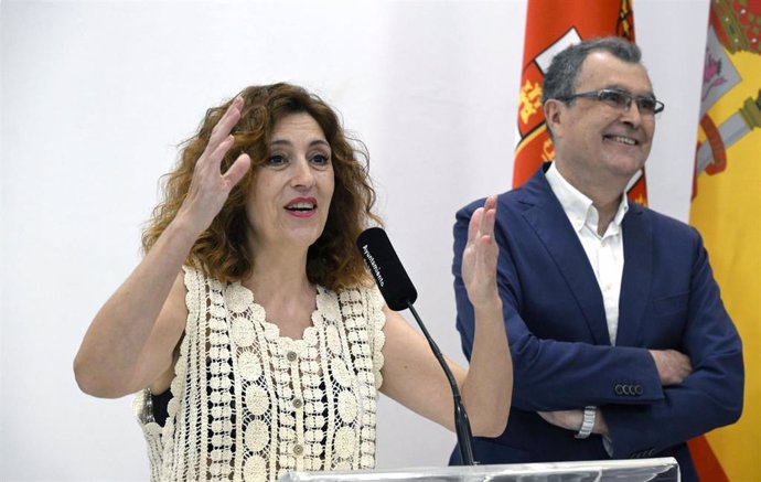 La actriz Pepa Aniorte junto al alcalde de Murcia, José Ballesta