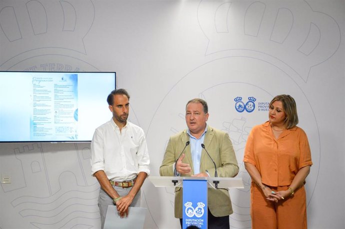 Presentación en la Diputación de Huelva de  la programación de actividades que complementa al Rocío Chico.