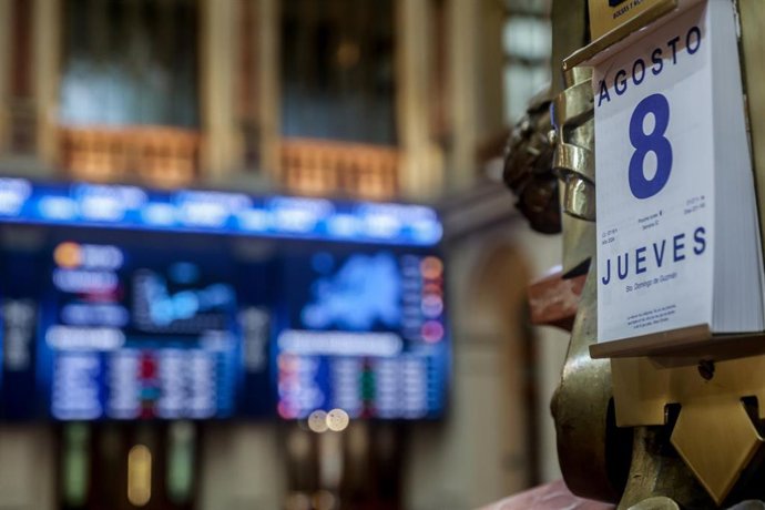 Un calendario en el Palacio de la Bolsa, a 8 de agosto de 2024, en Madrid (España).