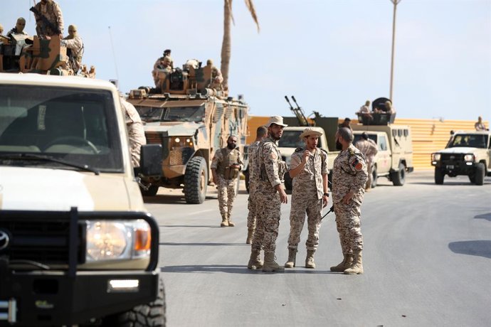 Archivo - TRIPOLI, May 17, 2022  -- Army forces gather in Tripoli, Libya, May 17, 2022. Clashes erupted in different parts of Libya's capital Tripoli on Tuesday after the parliament-approved government, headed by Fathi Bashagha, entered the city, forcing 