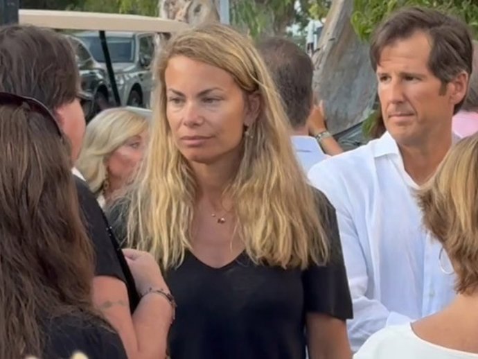 Carla Goyanes, en la misa funeral en memoria de su padre, Carlos Goyanes