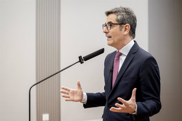 El ministro de la Presidencia, Justicia y Relaciones con las Cortes, Félix Bolaños, comparece tras la toma de posesión de los vocales del Consejo General del Poder Judicial, en la sede del Ministerio de Justicia, a 25 de julio de 2024, en Madrid (España).