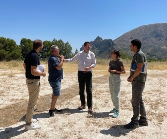 Visita a las actuaciones para el futuro sendero intermodal y circular