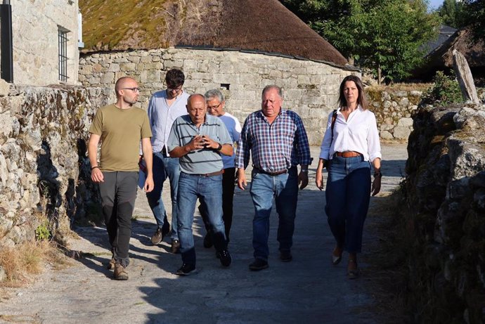 Lara Méndez en su visita a la cooperativa.