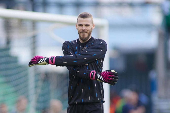 Archivo - El portero español David de Gea, en un calentamiento con el Manchester United.