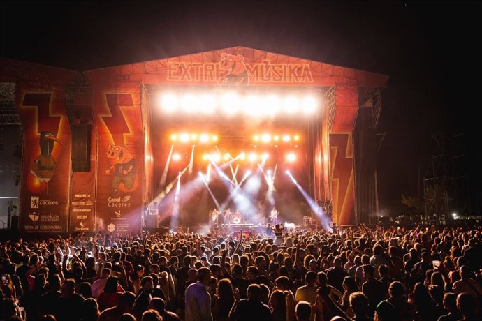 Archivo - Imagen de un concierto del festival Extremúsika de Cáceres