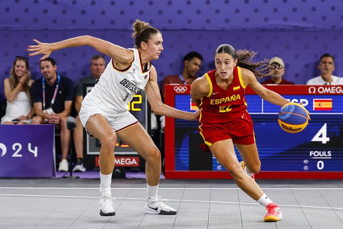 Juana Camilion of Spain and Marie Reichert of Germany in action during Women's Gold Medal Game of the 3x3 Basketball between Spain and Germany on La Concorde 1 during the Paris 2024 Olympics Games on August 5, 2024 in Paris, France.