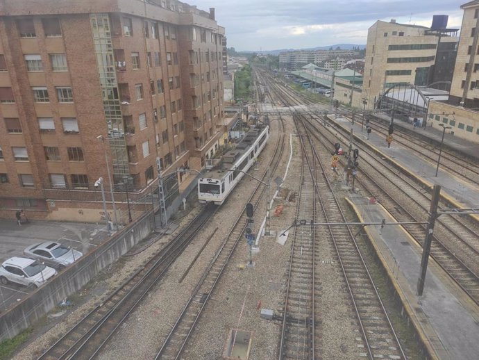 Archivo - Vias de tren en Oviedo