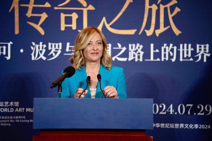 HANDOUT - 29 July 2024, China, Beijing: Italian Prime Minister Giorgia Meloni delivers a speech at the Beijing World Art Museum. 