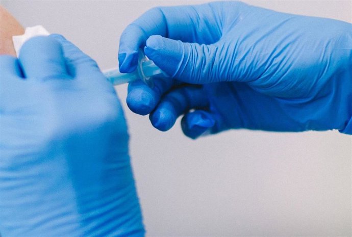 La Conselleria de Salud incluirá la vacuna contra la tos ferina a los 11 años en el calendario vacunal de 2025