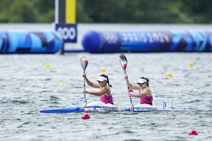 Karina Alanis Morales and Beatriz Briones Fragoza of Mexico compete during Women's Kayak Double 500m Final B of the Sport Climbing on Vaires-sur-Marne Nautical Stadium during the Paris 2024 Olympics Games on August 9, 2024 in Paris, France.