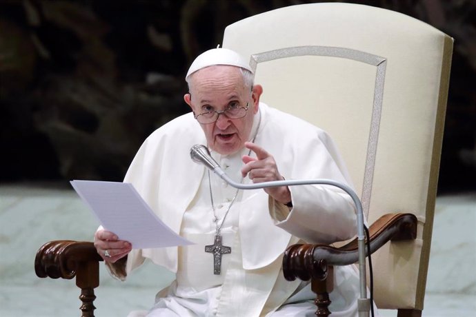 Archivo - 04 August 2021, Vatican, Vatican City: Pope Francis delivers his weekly General Audience at the Vatican. Photo: Evandro Inetti/ZUMA Press Wire/dpa