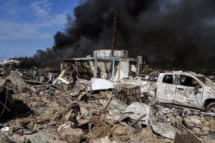 Archivo - Destrozos tras un ataque israelí en Ghaziyé, en Líbano (Archivo)