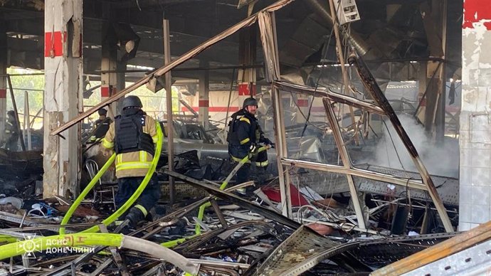 Ataque ruso contra un supermercado en Donetsk, Ucrania.