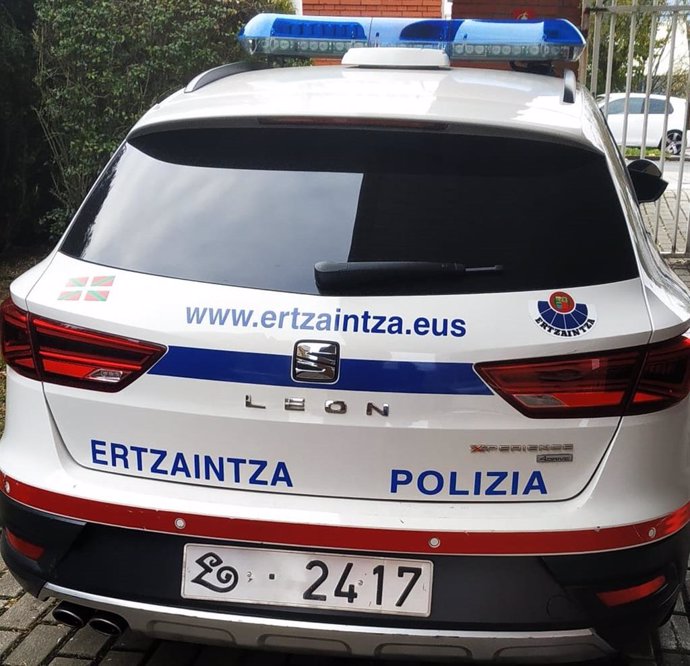 Parte trasera de un coche de la Ertzaintza