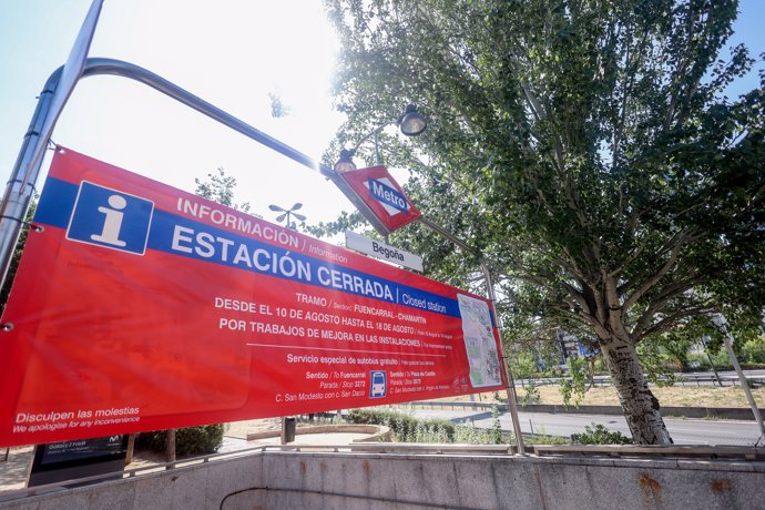 Estación de metro de Begoña cerrada durante las obras de la línea 10 de Metro entre las estaciones de Chamartín y Fuencarral, a 10 de agosto de 2024, en Madrid (España).