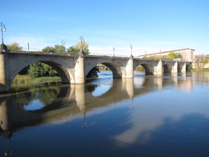 Archivo - Puente de Piedra 