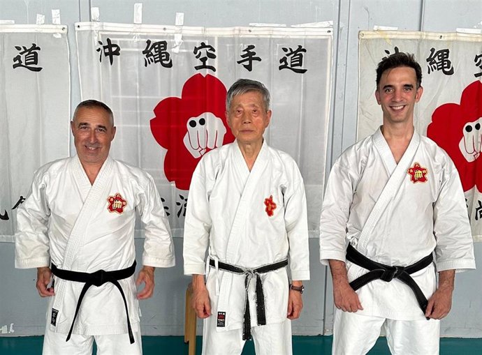 En la foto, el Sensei Juan Ferre, Saiko Sihan Toshio Tamano y Sensei Alejandro Garriga