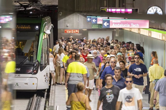 Archivo - Málaga.- El metro triplica su demanda con más de 330.000 viajeros transportados durante la Feria de Málaga 