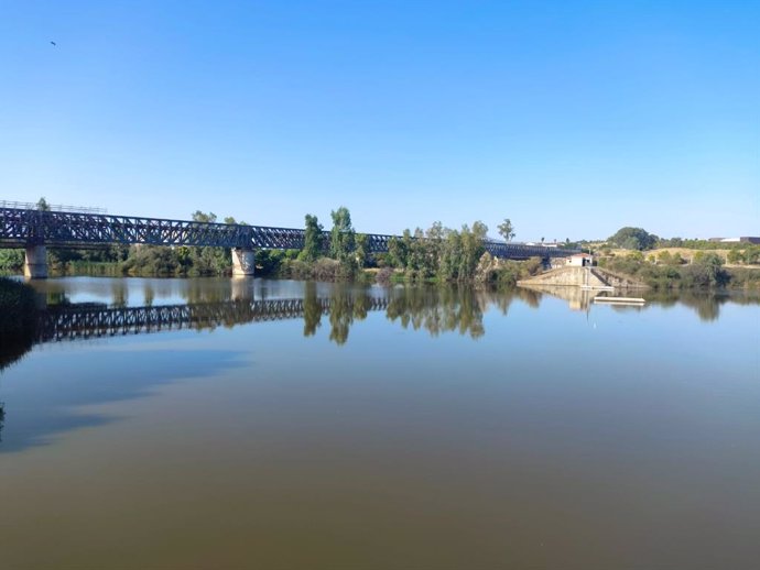 Río Guadiana, a su paso por las inmediaciones del Palacio de Congresos de Mérida