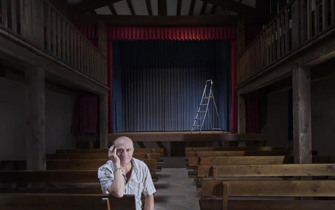 Archivo - El actor Pepe Viyuela en el teatro de Canales de la Sierra