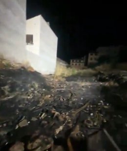 Incendio ocurrido en un solar entre viviendas situado en la C/ Ramón y Cajal de la capital abulense