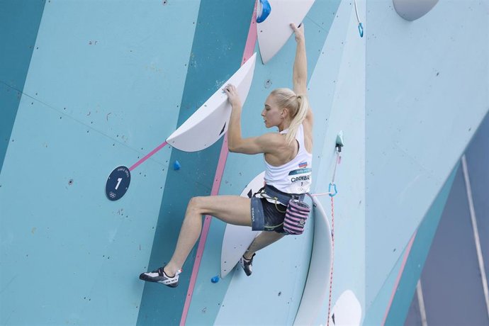 La escaladora eslovena Janja Garnbret, en los Juegos Olímpicos de Paris 2024.