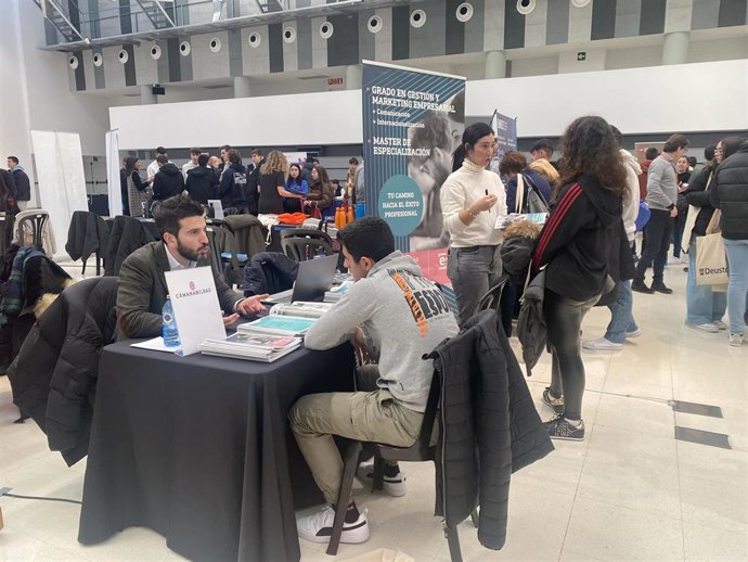 Archivo - Un 59% de los jóvenes de bachillerato bilbaínos dudan sobre qué grado estudiar y el 69% elegirá carrera por vocación