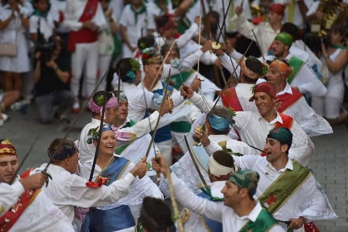 Los danzantes de Huesca este sábado en el día grande de las fiestas de San Lorenzo.