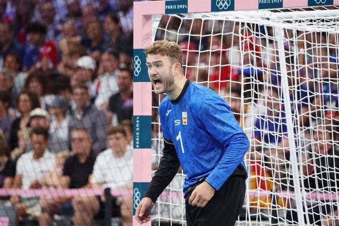 El portero de la selección española de balonmano Gonzalo Pérez De Vargas, durante un partido en Paris 2024. 