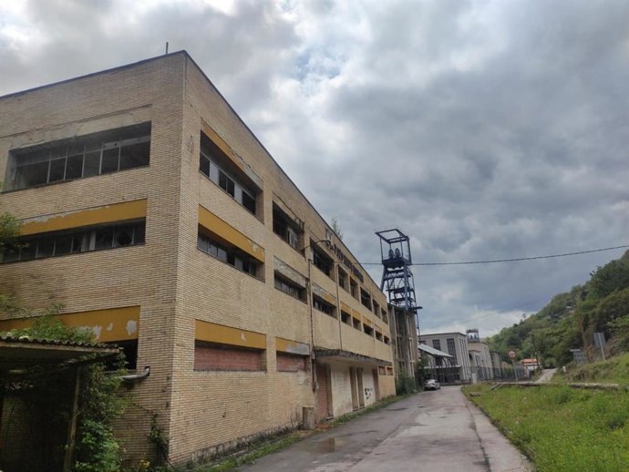 Archivo - Pozo de Santa Bárbara, en Mieres