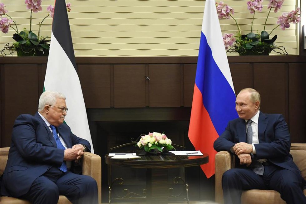 Archivo - Mahmud Abbas y Vladimir Putin
