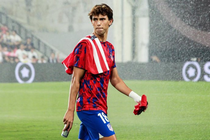 Archivo - Joao Felix of Atletico de Madrid looks on during the spanish league, La Liga EA Sports, football match played between Rayo Vallecano and Atletico de Madrid at Estadio de Vallecas on August 28, 2023, in Madrid, Spain.