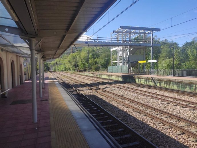 Archivo - Estación de tren en Siero, Renfe, Feve, movilidad