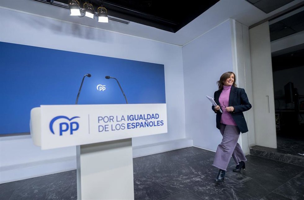 Archivo - La vicesecretaria de Organización Territorial del PP, Carmen Fúnez a su llegada a una rueda de prensa posterior a la reunión del Comité de Dirección del Partido Popular, en la sede nacional del PP, a 27 de diciembre de 2023, en Madrid (España)