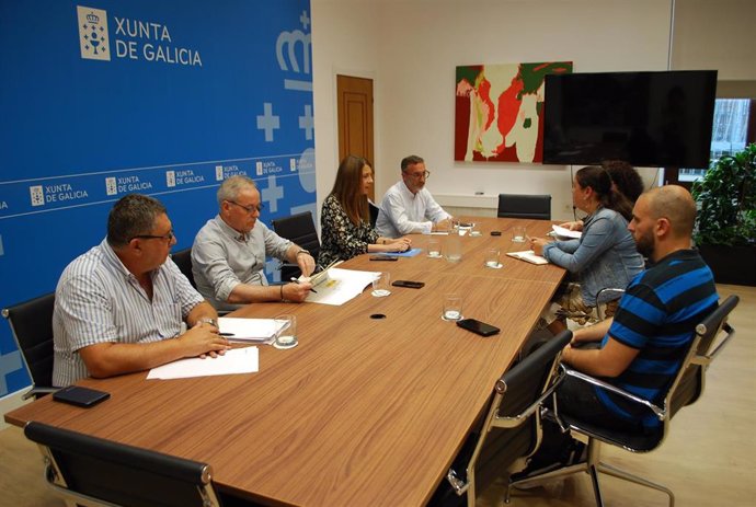 Reunión de la conselleira do Medio Rural, María José Gómez, con representantes del Sindicato Labrego Galego (SLG)