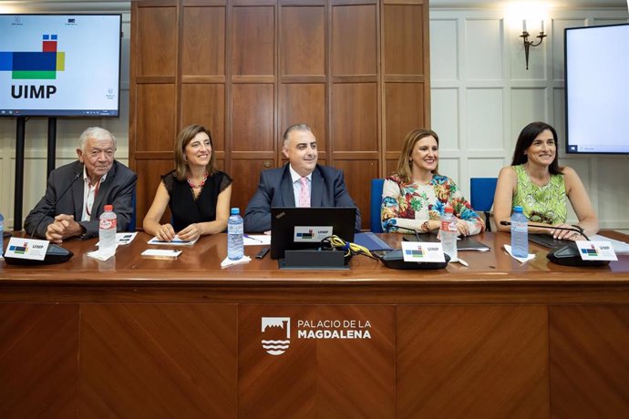 Inauguración del curso ‘Adaptación al cambio climático de ciudades costeras' en la UIMP