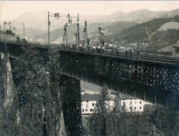 El Museo Zumalakarregi ofrece visitas guiadas al viaducto de Ormaiztegi, que cumple 160 años