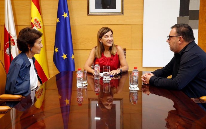 Paloma O'Shea, María José Sáenz de Buruaga y Cosme Marina.