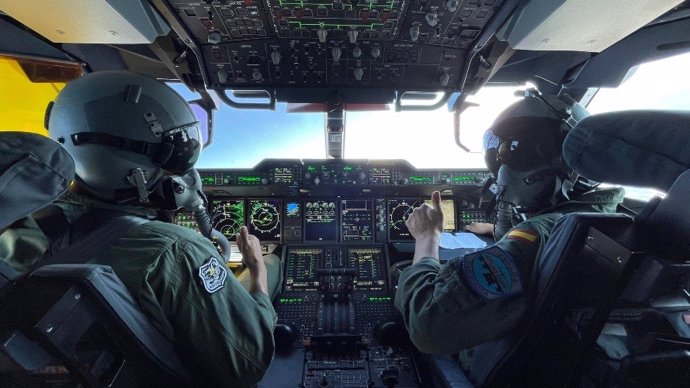 Lanzamiento HALO realizado en el aeródromo militar de Leónb