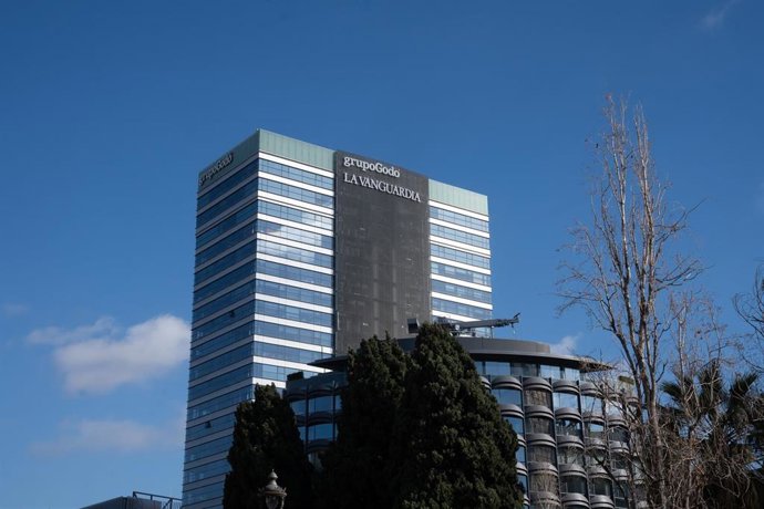 Archivo - Edificio de la sede del Grupo Godó, a 13 de febrero de 2024, en Barcelona, Catalunya (España)