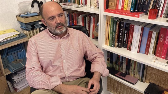 El autor del libro '1971. De Poniente a Poniente', Antonio Bautista Domínguez.