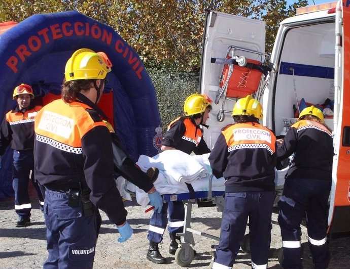 Voluntarios de Protección Civil.