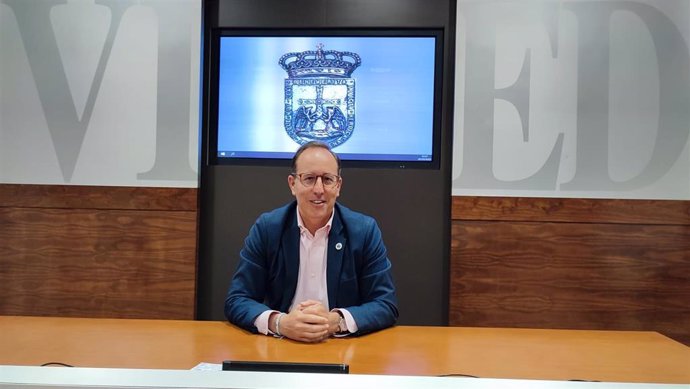 Archivo - El segundo teniente de alcalde de Oviedo, Mario Arias, en rueda de prensa de imagen de archivo.