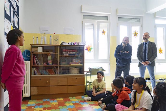 Archivo - Imagen de Archivo: El consejero de Educación, Formación Profesional y Universidades, Sergio Silva, presenta la Jornada de Buenas Prácticas del Programa 'Educación Responsable' de la Fundación Botín