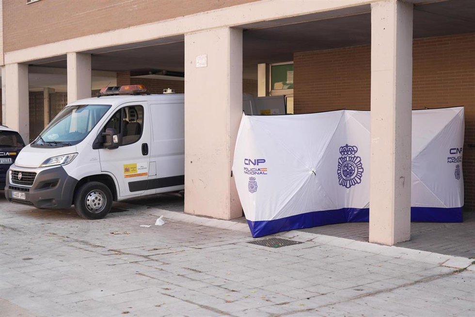 Un dispositivo policial en el lugar donde han ocurrido los hechos.