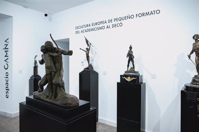 Exposición 'Del Academicismo al Decó. Escultura Europea de pequeño formato' que se ofrece en el museo Doña Pakyta de Almería.