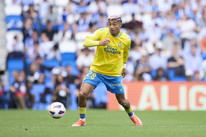 Archivo - Fútbol.- El FC Barcelona traspasa al lateral mexicano Julián Araujo al Bornemouth inglés por 10 millones de euros