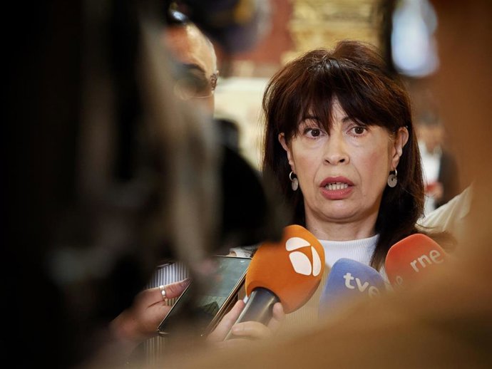 Archivo - La ministra de Igualdad, Ana Redondo, en una visita a Valladolid